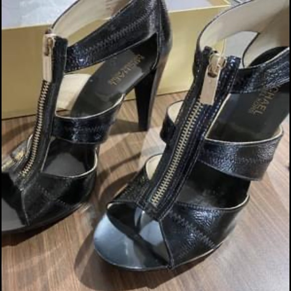 Michael Kors black sandals size 9.5 - Picture 4 of 4